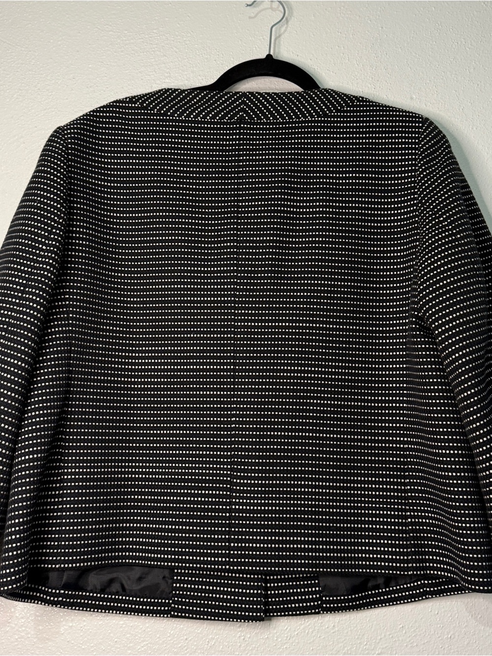 Talbots Black and White Dot-Pattern Cropped Blazer. Sz 14. - Picture 6 of 8